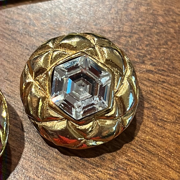 Stunning authentic vintage Chanel faceted crystal & gold clip on earrings & box - Picture 13 of 17